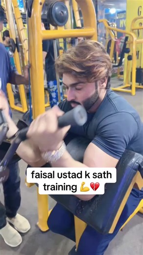 faisal king k sath training 💪💪💔#foryou #Foryoupage #tiktok #viralvedio @Rehman memon official @Salman khan