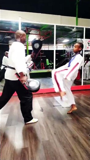 Double Round Kick & Combined Double Kicks — Taekwondo Speed and Power Drill 💥🥋