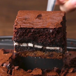 14 Fun And Easy Late Night Treats Recipes: https://tasty.co/compilation/14-fun-and-easy-late-night-treats | Tasty