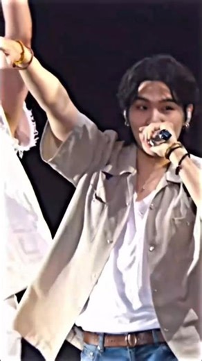 suga sing a song on the stage 😍💜😗#viral #kpop #kpopidol #subscribe #kpopsinger #views #youtubeshorts