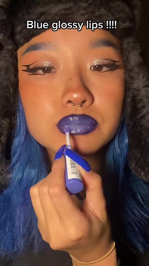Blue Glossy Lips Makeup Tutorial