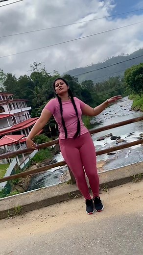 Gulabi Sadi Dance Tutorial Featuring Aloka Dananjani