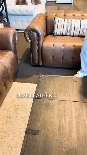 Windsor Park... We're so in love with you. Treat yourself to our bestselling dual-power reclining sectional, available online and in stores. Shop: http://spr.ly/6180wA9Ca | Value City Furniture