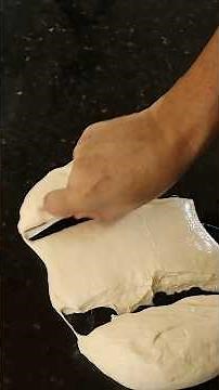Como fazer massa de pizza na mão