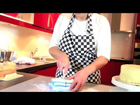 How to Make Marble Effect Icing - Clas Ohlson