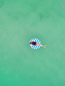 11 reactions | Navarre Beach: From sandcastles to seagulls, every grain of sand holds a story, and every wave echoes a dream. Soaring high for a view that takes our breath away. ️列 | Relax in Navarre Beach | Facebook