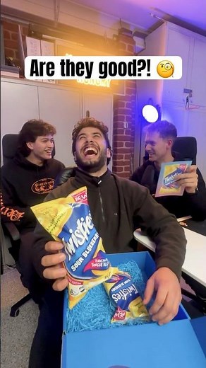 We tried BLUE TWISTIES! 😟