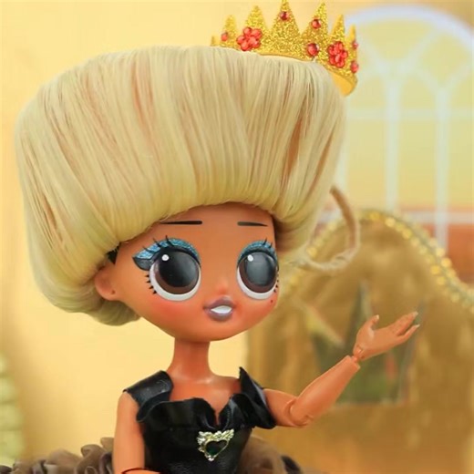 ¡Transformación y Cambio de Imagen de Muñecas ¡Manualidades de belleza de Cartón y de Oro | Lalilu Español