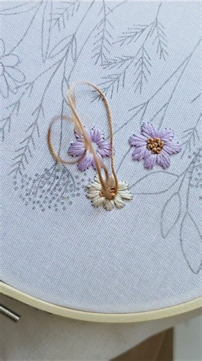 Basic flower embroidery🌸 Satin stitch + french knot✨️ #embroidery #tutorial #diy #handmade #flowers