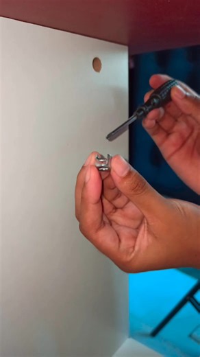 Paano Mag-assemble ng Study Table para sa Gaming Setup