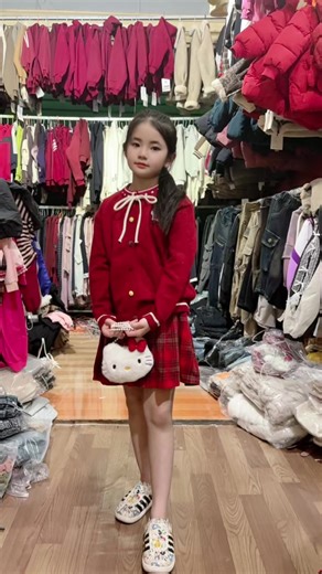 Video của Anna cao (@anna.cao2) với bản nhạc nhạc nền - 𝐂 𝐡 𝐮 ố 𝐢 ?