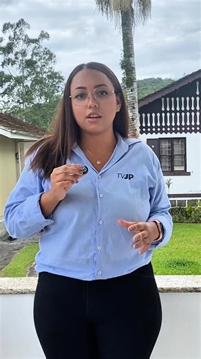 Pomerode enfrentou, nas últimas horas, um forte temporal com chuva intensa que provocou alagamentos, enxurradas e deslizamentos em diferentes pontos do município. As ocorrências foram registradas entre a noite de terça-feira, 30 de dezembro, e a manhã desta quarta-feira (31), mobilizando a Defesa Civil e demais órgãos de apoio. De acordo com a coordenadora da Defesa Civil de Pomerode, Germaine Aline Bernhardt, o volume de chuva registrado foi expressivo e causou danos em diversas vias, com ruas 