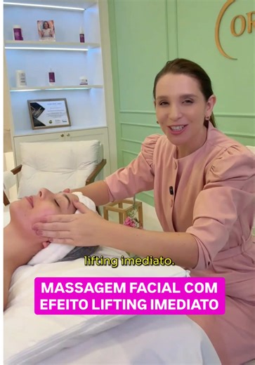 Essa massagem facial vai fazer sua paciente ligar para TODAS as amigas! ✨ Efeito lifting imediato ✨ Ela vai se ver mais jovem ✨ Vai se fotografar e mandar pro grupo das amigas. Resultado? Sua cliente vai te indicar e você vai ser famosa na sua cidade! 💜 Mulher, 2026 vai ser o ano mais próspero da sua vida! 4 aulas GRATUITAS de massagem | 03 a 08 de fevereiro.Garanta sua vaga no link da bio! 👆