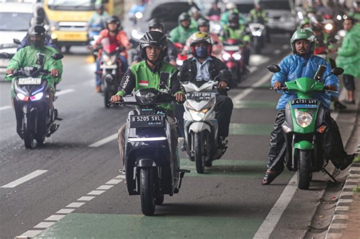 Aturan Lengkap Tarif Ojol dan Taksi Online: Antar Penumpang, Makanan, Barang - Startup Katadata.co.id