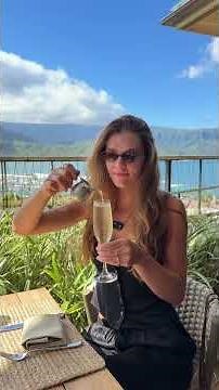 everything I ate spending two nights at 1 hotel hanalei bay in Kauai 🌈🌈🌺🌺🌺🍊🍍🌊🌊☀️ best trip