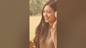 why celebrities use wired headphone instead of wirelessshorts