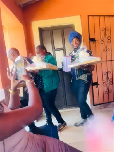 Sasesiwuqedileke uMsebenzi lana. | Scelo Trevor Fakude