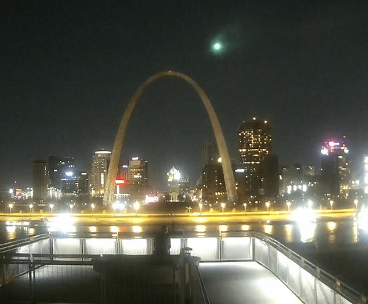 Caught on Camera: Meteor flies over St. Louis skyline