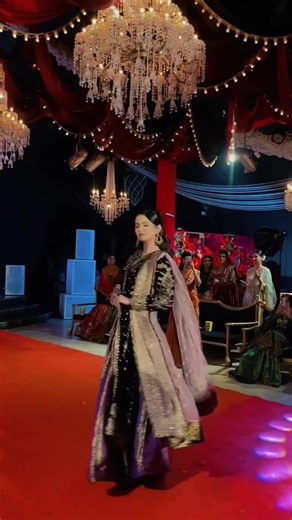 Hira Faisal modeling