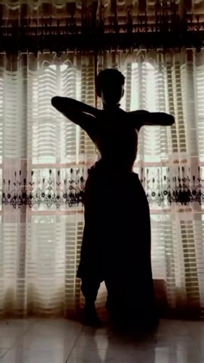 Mnawa Lage: Traditional Indian Dance Performance