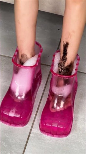 It is easy to clean your feet 😍🧦 #hygiene #short
