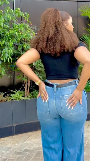 Gorgeous irresistible jeans styles for ladies | Trendy denim styles #fashion #usa #model