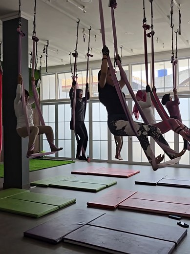 Aerial yoga Hammock ,🩷 17 10 24 💚💙🩵💜 Come n join with Us Zahra Yoga studio Cp.0818 410 755