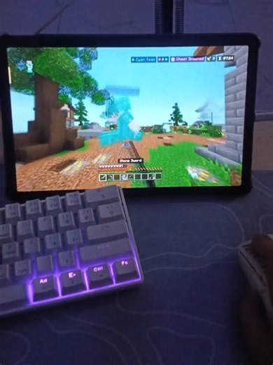 Hive Skywars Handcam: Drag Clicking Mastery