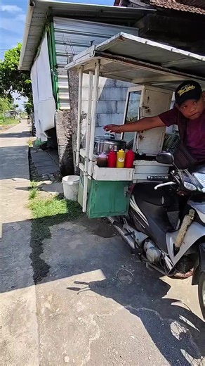 Pentol Lezat di Demak: Mencicipi Kuliner Jogoloyo