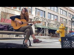 INCREDIBLE FEMALE BUSKER "Coconino Wild Woman" by Charlie Bridges