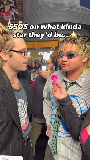 @5sos new album EVERYONES A STAR 🌟 out NOV 14th 🩷 Thanks for having me on the mic @umusicau 🤭🤭 #5sos #5secondsofsummer #sydney | Jenna With The Pink