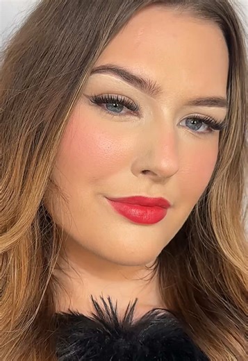 I’m absolutely obsessed with the @Max Factor mellow blue lip sticks 💋 Gifted #lip #lipstick #makeup #fyp #makeuplover @CXS