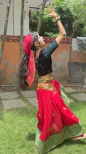 638K views · 33K reactions | Dedicated to Sri Vyjayanthiimala ma’am #hotonmaiaisibaat #jweltheif #vyjayanthimala #devanand #60sbollywood #chotisridevi #retro #retromakeup #oldisgold #suspensesong | Bhumika - Child Artist & Dancer | Facebook