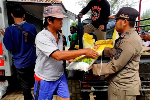 Tekan inflasi, Pemkot Pekalongan jual paket bahan pokok Rp70 ribu - ANTARA News