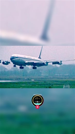 👀 | ¿Te Suena El “707B”… Pero No Sabes Qué Significa Esa B? ✈️ | Protagonista: Boeing 707-B De Air France (familia 707-320B). 🧠 | Directo Al Grano: La B indica la gran actualización a motores turbofán JT3D (antes llevaba turbojets). 🙌🏼 | Resultado: menos consumo, menos humo, más empuje y mejor despegue en pistas exigentes. ⚙️ | ¿Qué Cambió, Además Del Motor? 💨 | Alerones y borde de ataque retocados (dispositivos "tipo Krueger" en el ala interna) mejoras estructurales → mejor sustentación a 