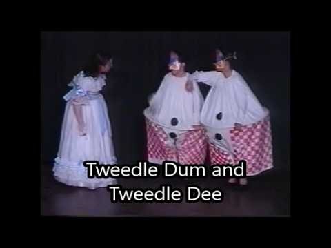 Tweedle Dum, Tweedle Dee, Walrus and the Carpenter. Alice in Wonderland musical show Part 5