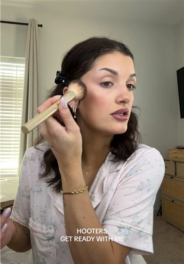 Get Ready with Me for My Shift at Hooters