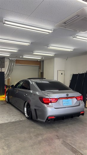 マークX 100万円！ガンメタサンルーフ付き中古車