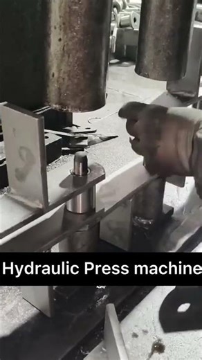 Amazing Hydraulic Press Makes Strong Chain Clips #MetalPressing #Manufacturing #IndustrialProcess