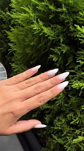 Miss Meylin on Instagram: "💅✨ “Siempre me preguntan cómo puedo hacer de todo con uñas largas… La respuesta es simple: calidad y buen trabajo 💖 Mis uñas son mis propias uñas, fuertes, sanas y hermosas, y las hago con Jessy, que es una capa total 🙌✨ Con ella puedo tenerlas largas, lindas y funcionales para mi día a día. Si estás pensando en un cambio… 📲 Aprovecha y agenda tu cita con @studionailsyr Porque unas buenas uñas sí hacen la diferencia 💅💕 #missmeylin #educadoras #maestradeinfantil #