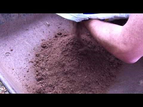 DIY Worm Bin Part 1: Mixing the Bedding, Peat Moss & Leaves