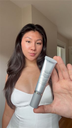 Watch how Pores Disappear without our Pore Refiner Primer✨ For clients looking to reduce pore size, improve skin texture for a perfect canvas, concerned with shine, skin color imperfections.🤝 #minimizepores #shrinkpores #poreminimizer #poreaway #porecleansing #poretreatment #acne #acnetreatment #acnetips #skincare #skincaretips #skincareroutine #acneskincare #acneskin #didyouknow #drbrandt #drbrandtskincare #tutorial #skineducation #skincareeducation #pores #moisturizer #poreminimizer #healthys