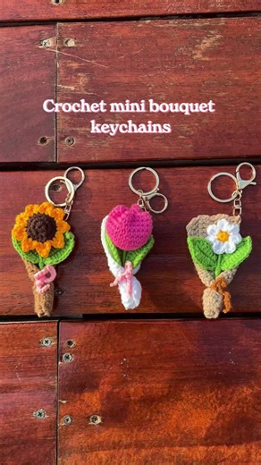 Crafting a Cozy Knitted Bloom: A Gift Idea