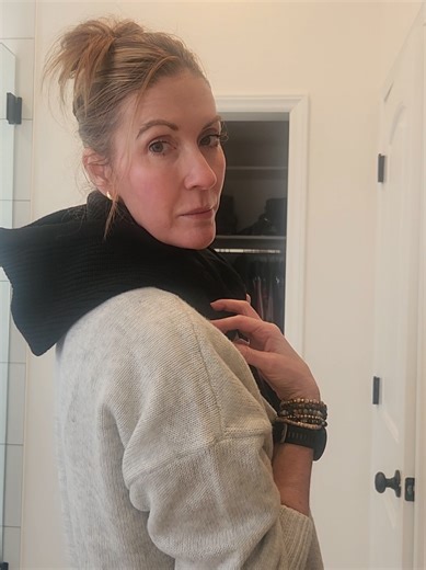 Want the trendy balaclava but don't want to pay a ton? I've got you! Spending a ton on trendy pieces is just not smart so grab this one. It just makes sense!