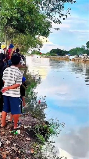 2-stroke boat racing 😍 #automobile #speedboat #speed #2ss #speedsong #travel #boating #racing