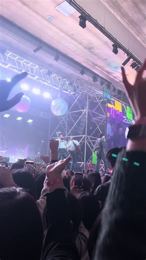 The Lucy comeback concert better be announced soon!!! Having them back as a full group makes me so happy!!!! - #lucy #lucyband #루시 #band