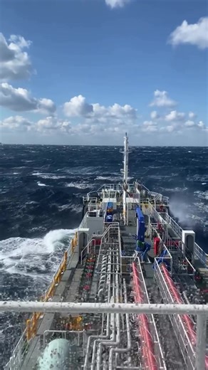 E hi pora dunaa ka sabdy bara jahaz#✈️ #dangurous☠️ #creatorsearchinsights @W W. E