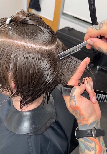 90’s Inspired Razor Undercut Hairstyle Tutorial