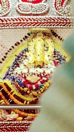 Baba, please hire me for the job. #shyamjibhakti #shyam #shyamdarshan #khatuwalekasahara #shyamkripa