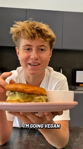 Snaffle on Instagram: "I’m going vegan. I’m trying to retire my parents and help the homeless but unless I start getting views both dreams are impossible. HELP!!!!! @helpbnk @simonsquibb @realsimonsquibb @underonesky_london @waitrose @leankitchencafe @ubereats_uk @prettygreenthings #chefs #cooking #snaffle #simonsquibb #foodie #contentcreator #foodie @gordongram #gordanramsey"